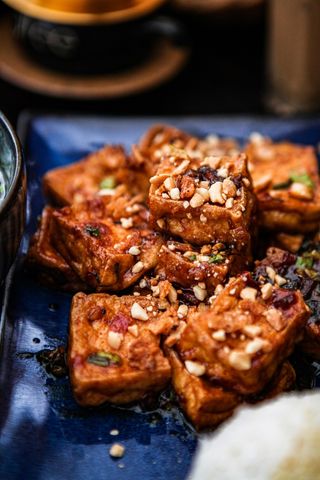 Tofu w sosie tamaryndowym z ryżem