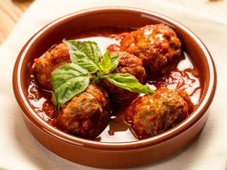 Polpette della nonna al sugo