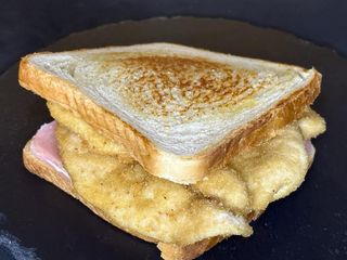 Sándwich 6 (Castreño) + patatas fritas 