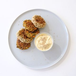 Chifteluţe la cuptor cu legume şi sos de muştar - vegan - 270 g