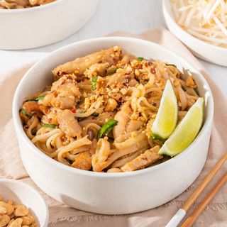 Pad Thai: Chicken