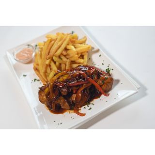 Bbq Chicken Wings With Fries