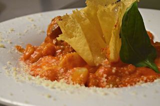 Gnocchi freschi di patate alla sorrentina al tegamino