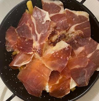 Huevos Rotos Con Jamón De Teruel D.O.P.