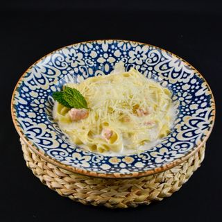 Фетучини с семгой в сливочном соусе