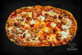 Funghi chiodini, salsiccia, 'nduja e mozzarella di bufala