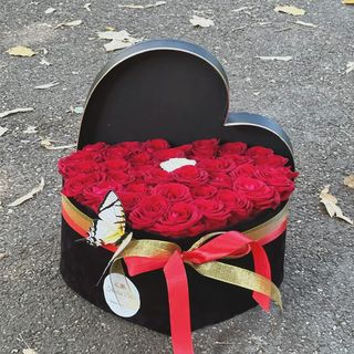 Aranjament inima trandafiri 