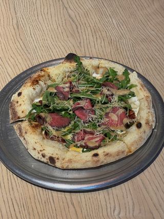 Піца з ростбіфом