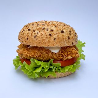 Crocant burger + cartofi si sos