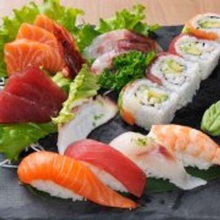 Sushi sashimi moriawase