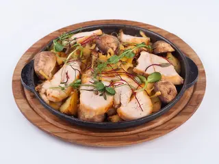 Сковорідка з куркою та грибами (350g)