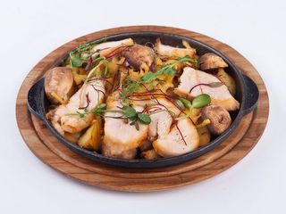Сковорідка з куркою та грибами (350g)
