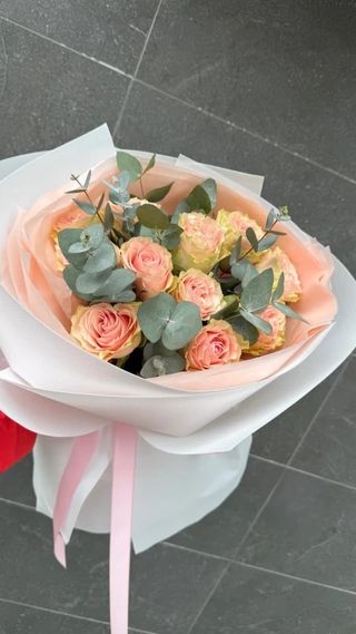 Buchet din 9 trandafiri roz