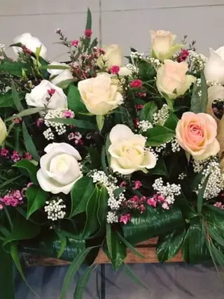 Caja De Madera Con Rosas