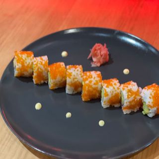 ROLLS CALIFORNIA TOBIKO  8 PCS