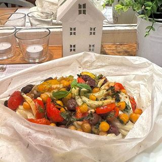 CARTOCCIO DI VERDURE, CECI ED AROMI