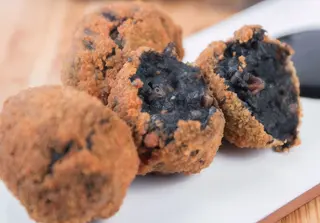 Croquetas De Chipirones En Su Tinta