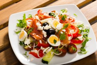 Salata bulgareasca - 4 portii (1.2 kg)