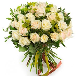 Buchet (1014) din 35 trandafiri albi cu verdeata decorativa