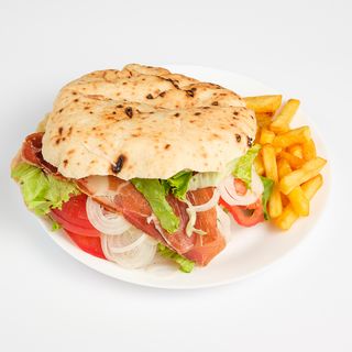 Gyros pršut i pomfrit