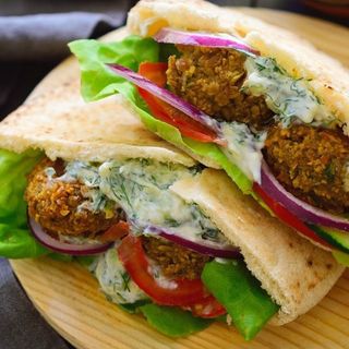Bocadillo Chapli Kebab