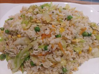 27. Ориз със зеленчуци (800гр)