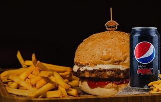 Balkanski gurmanski burger + Pepsi MAX