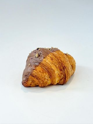 Круассан с шоколадом