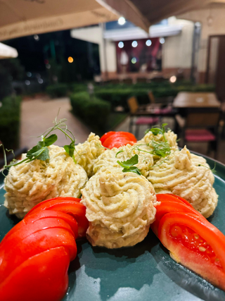 SALATĂ DE VINETE CU ROȘII (300g)