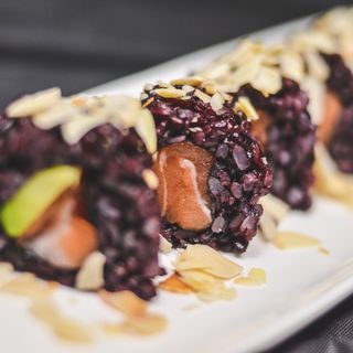 Black sake roll - 8 pezzi