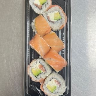 Rolls De Queso Y Salmón Ahumado (8 Pzs.)