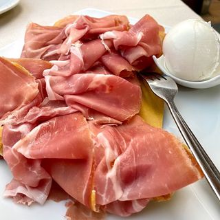 Tagliere chiacchere con crudo