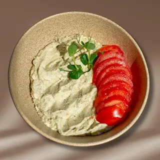 Vinete cu maioneză și salată de roșii