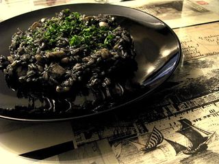 Crni rižoto sa lignjama