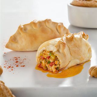 Empanada de pollo y verduras Casera
