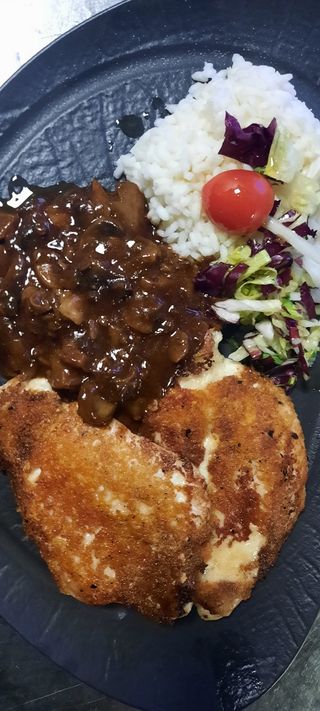 Ćuretina u korici od parmezana