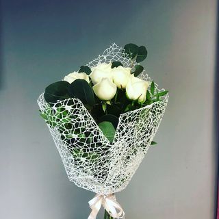 Buchet din 5 Trandafiri albi