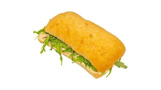 Schiacciata z twarożkiem z suszonymi pomidorami i sosem bazyliowym