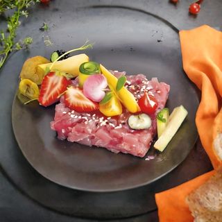 Tartara con frutti misti