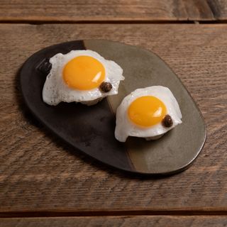 Nigiri De Huevo Codorniz Con Trufa 