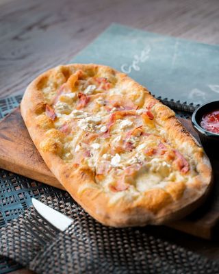 Italijanski omlet na pizza testu