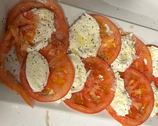 Ensalada De Tomate Y Mozzarella