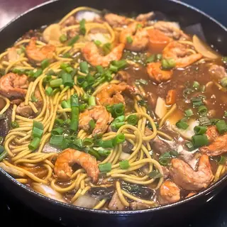 Yakisoba con Ternera y Langostinos