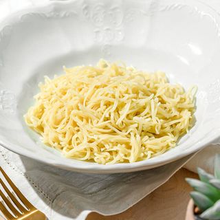 Tăiței de casă în supă de pui