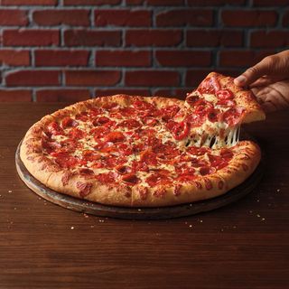 Pizza Vatrena + Ožujsko pivo 0.5l