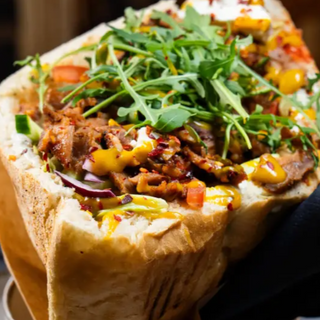 Wiadro (z połowy bułki)