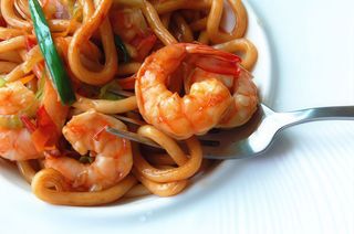 Udon con gamberi 虾仁乌冬 - porzione grande