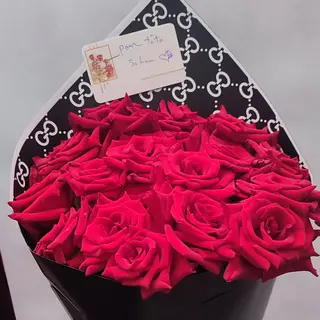 باقة ورد حمراء الروعة 