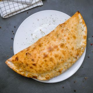 Pizza Pequeña Calzone Especial (24 Cm.)