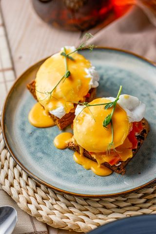 Бенедикт с лососем